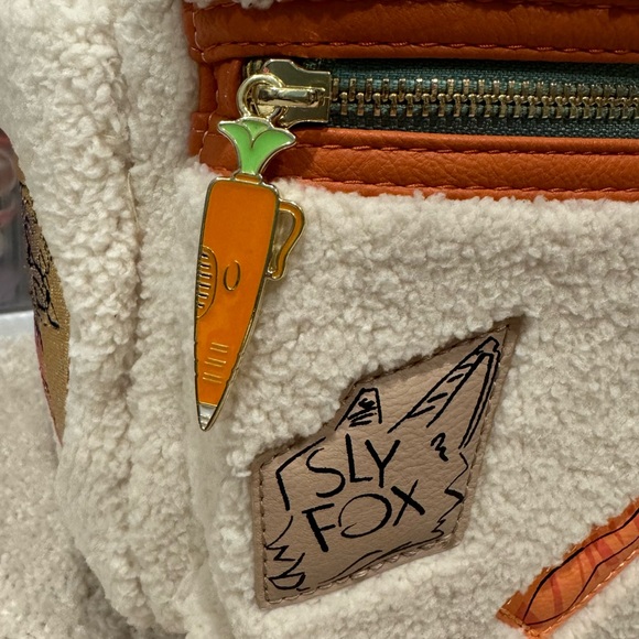 Loungefly Disney Parks Mini Backpack Zootopia Sherpa Patches & Carrot Pen Charm - Picture 4 of 11